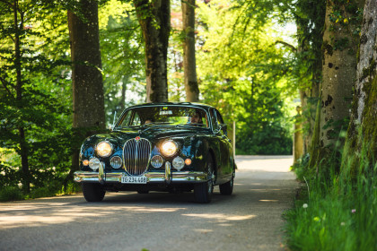 Jaguar MKII rental Switzerland - book online