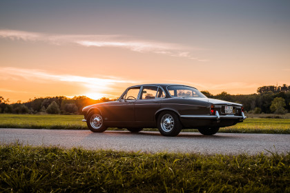 Jaguar XJ6 rental for self driving